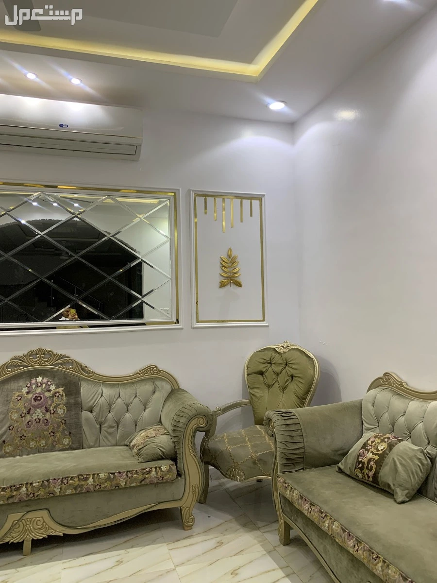 كنب  في الرياض على سوم (10علشان تطبيق يخليني انزل علان)