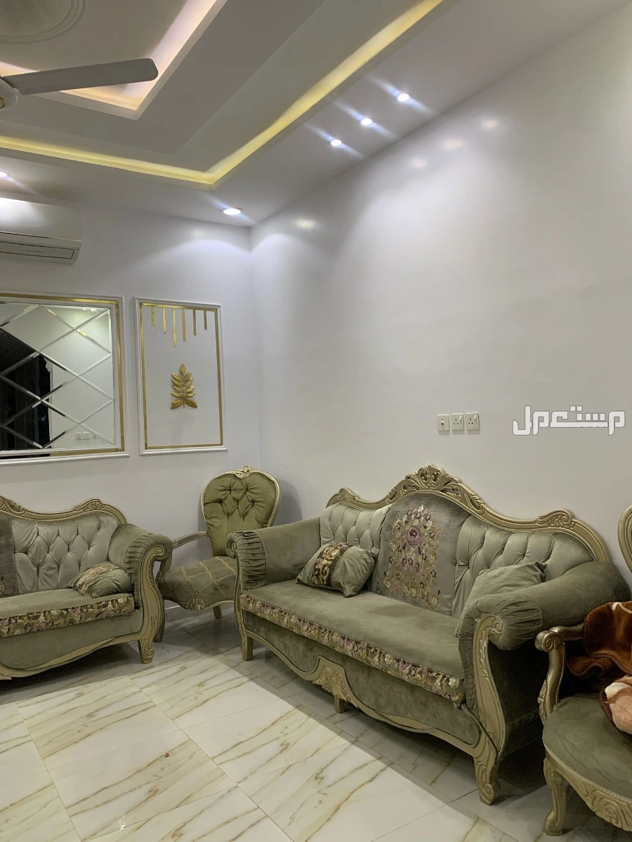 كنب  في الرياض على سوم (10علشان تطبيق يخليني انزل علان)
