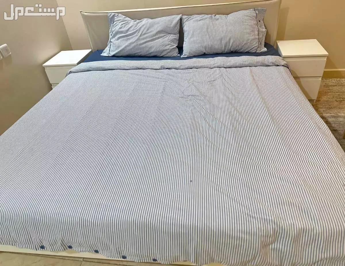اثاث ايكيا متنوع استخدام نظيف وجديد وبيع بسبب النقل  في جدة بسعر ريال سعودي