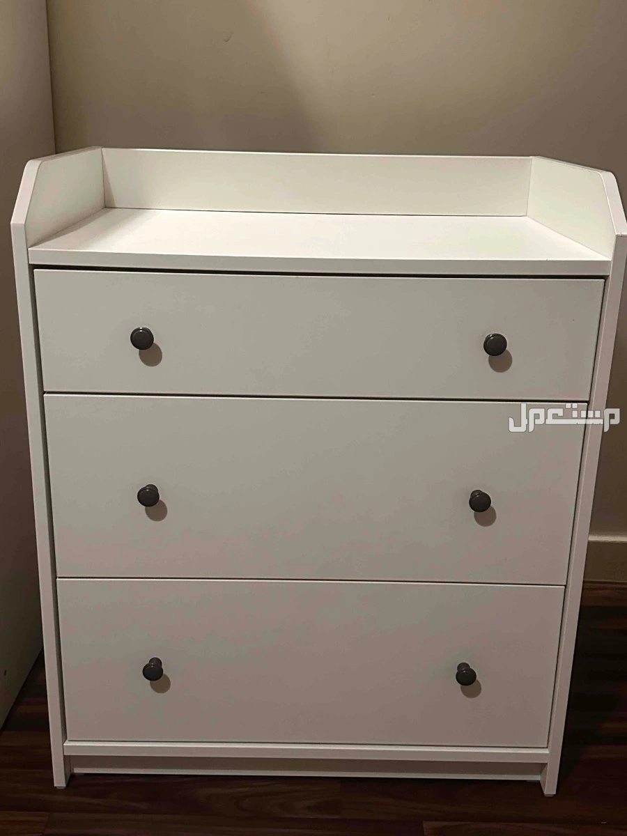 اثاث ايكيا متنوع استخدام نظيف وجديد وبيع بسبب النقل  في جدة بسعر ريال سعودي