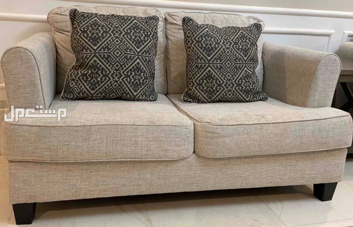 للبيع كنب 3 قطع من اشلي في جدة بسعر 2300