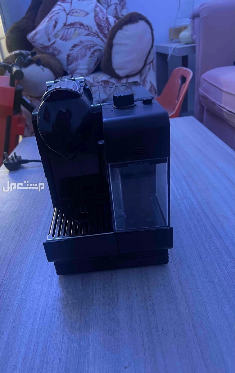 آلة قهوة نسبريسو بحالة ممتازة - لمحبي القهوة