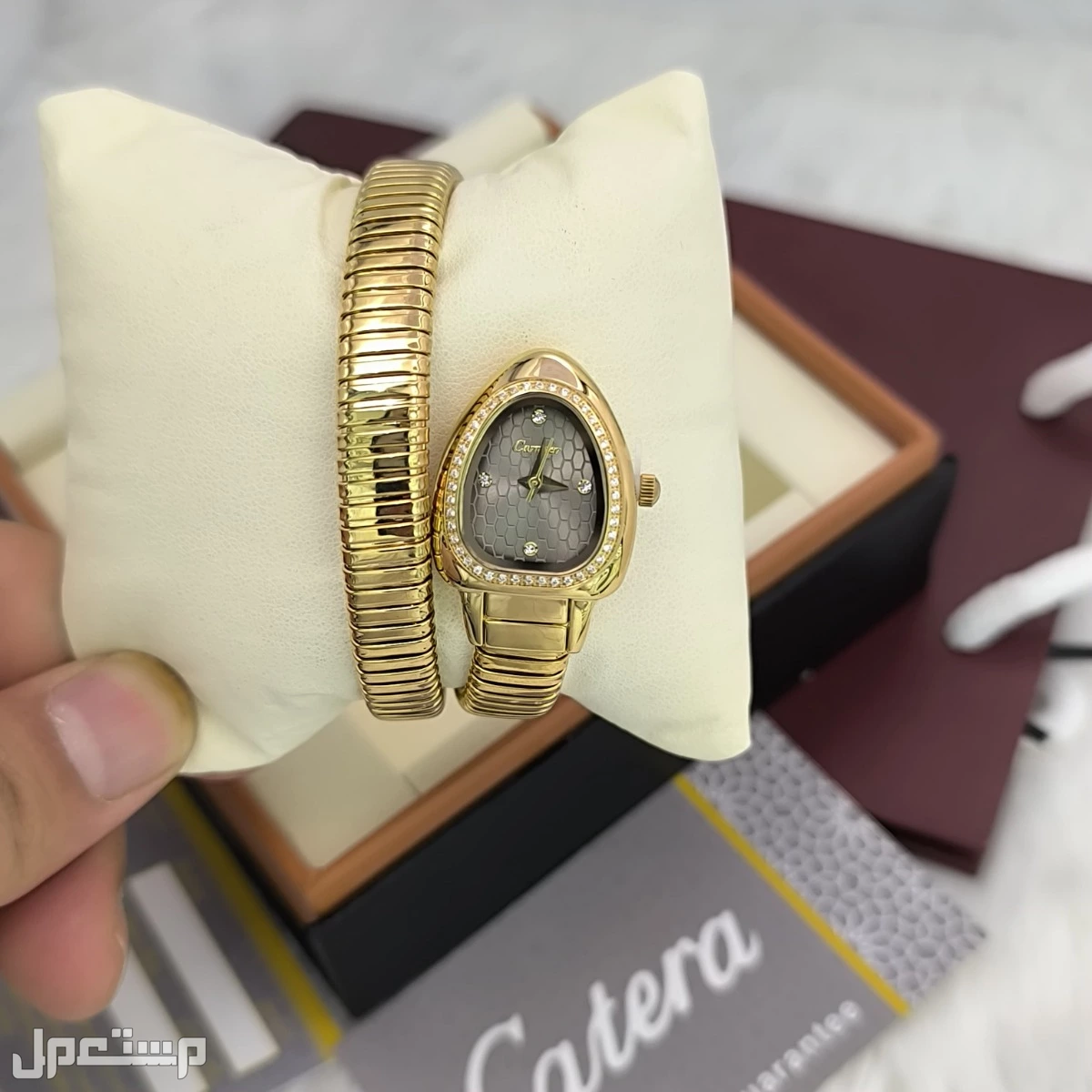 ساعة نسائية شكل ماركة بلقاري..........................