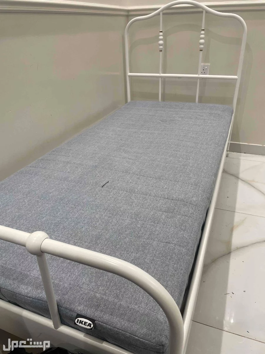 2 سريرين مع مراتبهم من ايكيا للبيع  في المدينة المنورة
