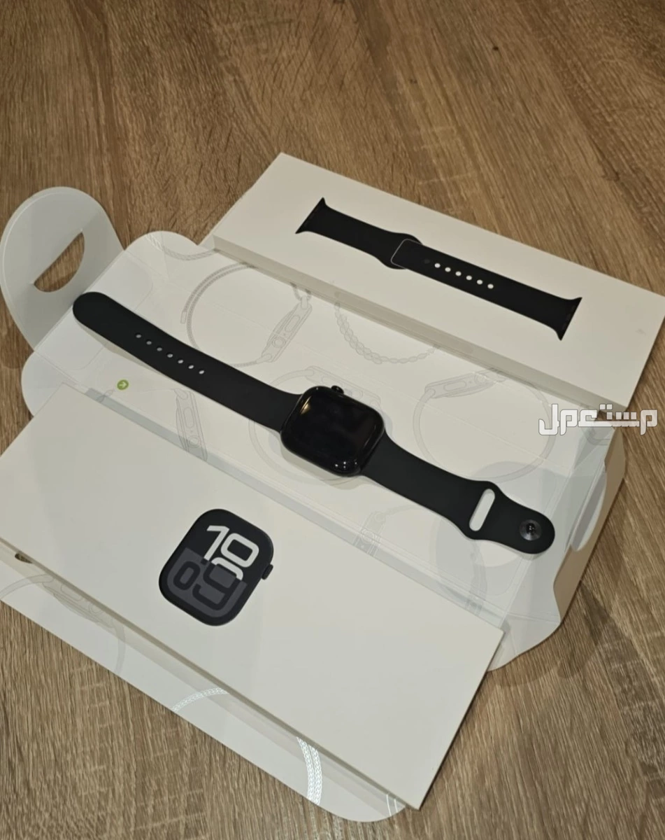 ساعه ابل اصدار 10 مقاس 46 مع طوق رياضي اسود『جديده لم تستخدم』