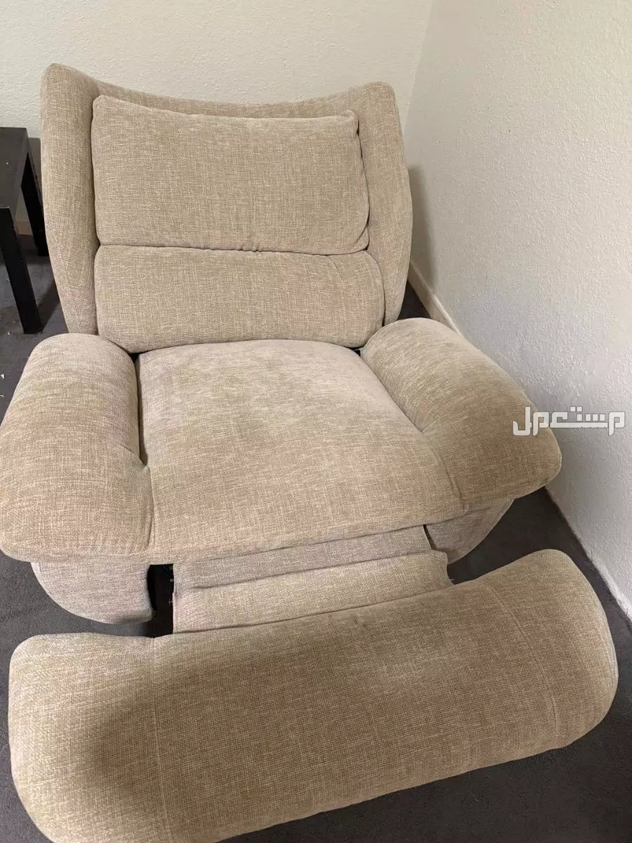 كنب من هوم سنتر كهربائي للبيع شبه مستعمل