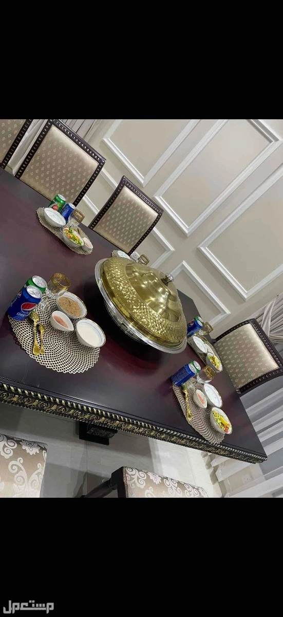 طاولة طعام تتحمل 14 كرسي مع بوفية منفصل