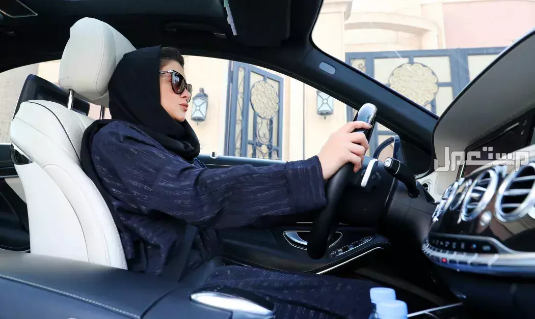 أفضل مدرسة تعليم قيادة للنساء بالرياض 1447.. قائمة بالمدارس المعتمدة قيادة السيارات للنساء