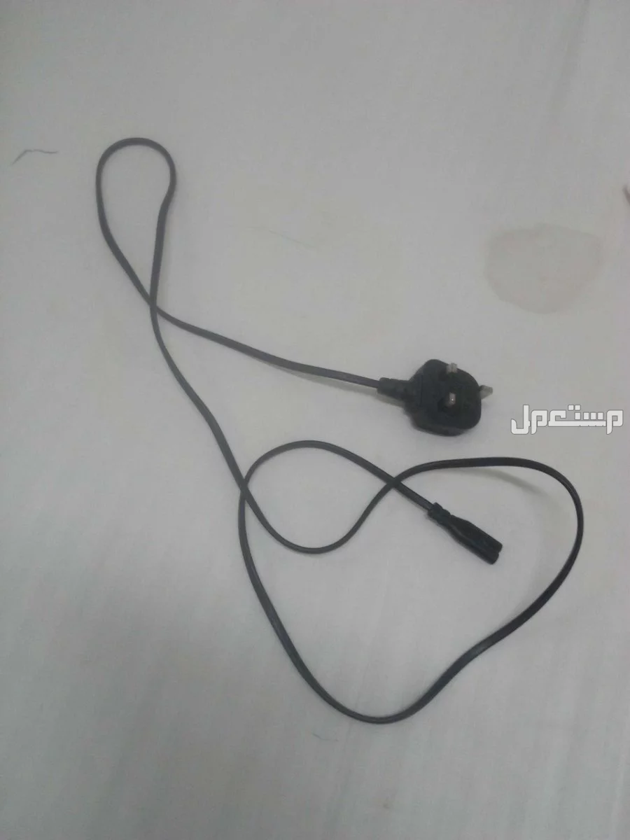 سوني 4 سليم معدل 1 تيرا مع يد واسلاكه للبيع