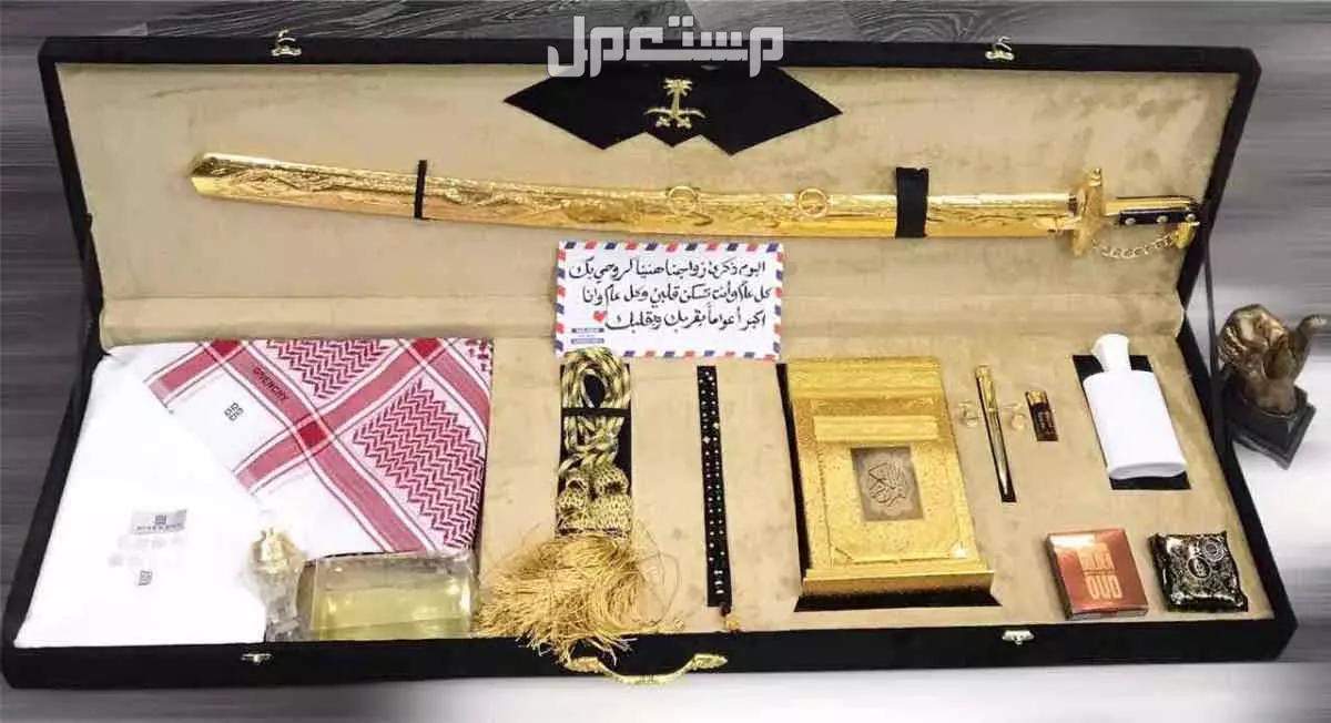 بكس هدية رجالي ملكي ماركة جفنشي مع سيف