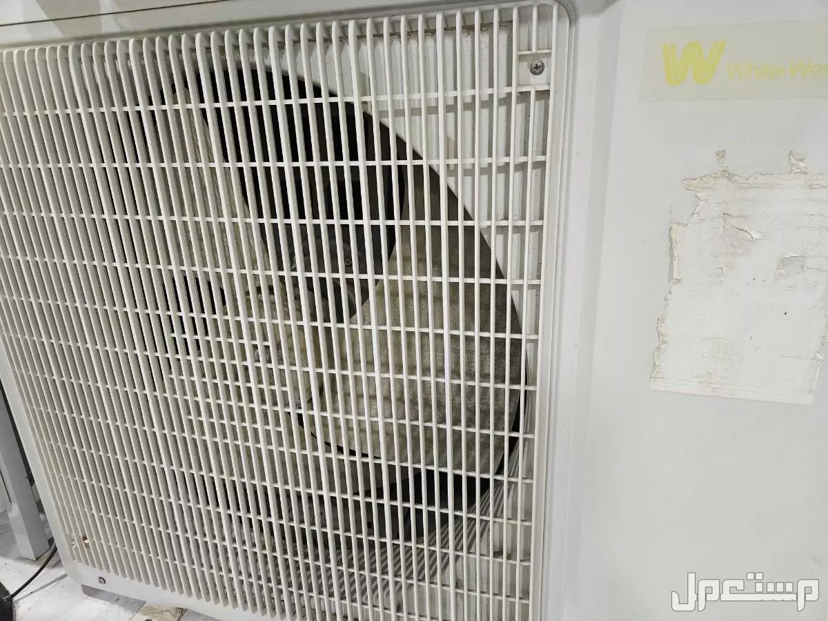 مكيف سبليت وايت وستنجهاوس 2 طن ونص في الأحساء بسعر ألفين ريال سعودي