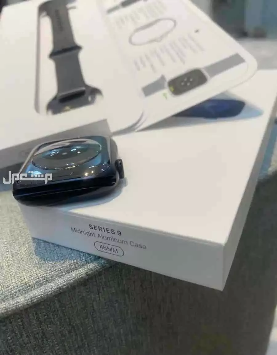 ساعة ابل series 9 الغنية عن التعريف بحالة ممتازه  في تبوك بسعر 950 ريال سعودي