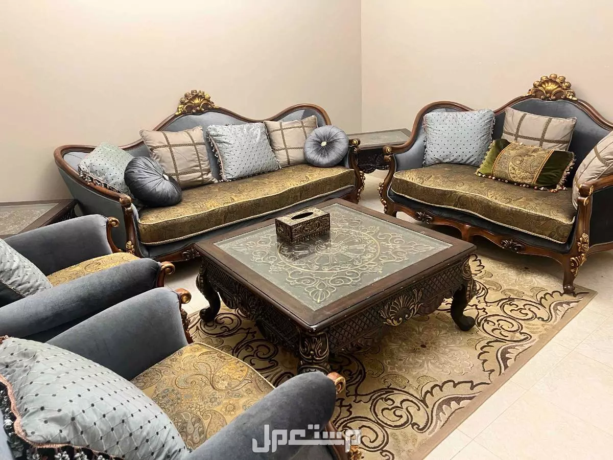 طقم كنب كلاسيكي 7 قطع من قصر السرايا