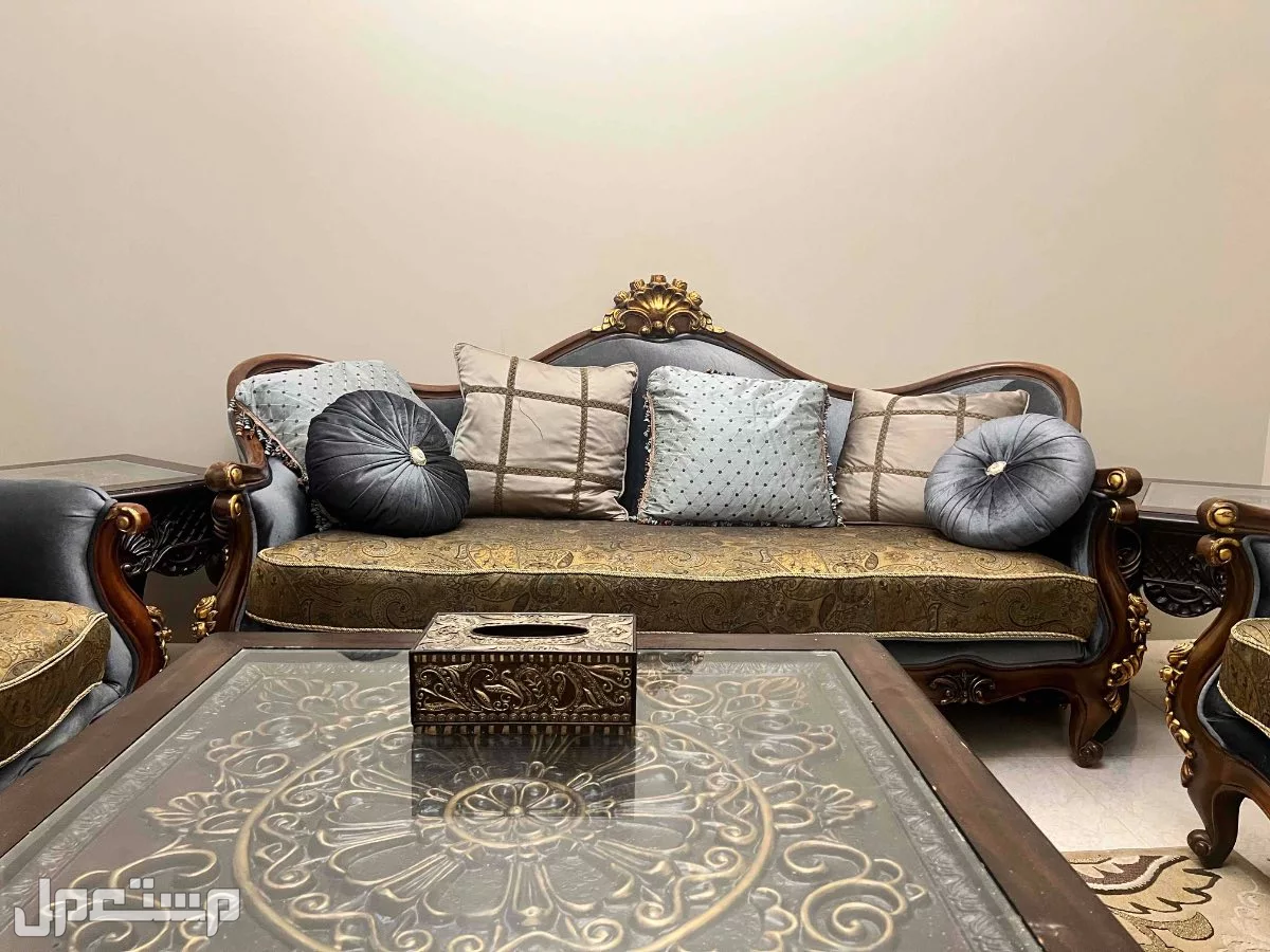 طقم كنب كلاسيكي 7 قطع من قصر السرايا