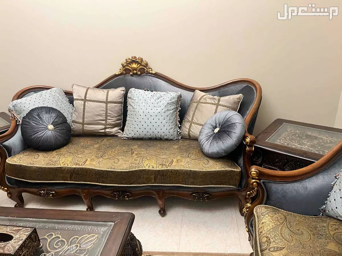 طقم كنب كلاسيكي 7 قطع من قصر السرايا