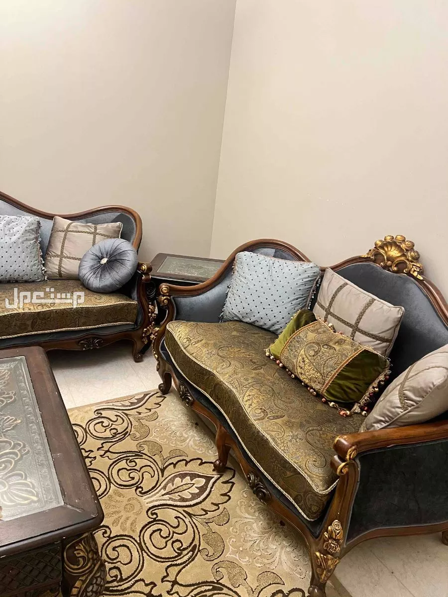 طقم كنب كلاسيكي 7 قطع من قصر السرايا