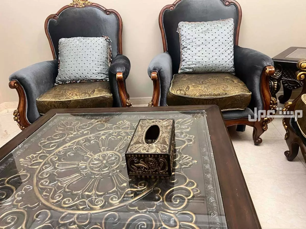طقم كنب كلاسيكي 7 قطع من قصر السرايا