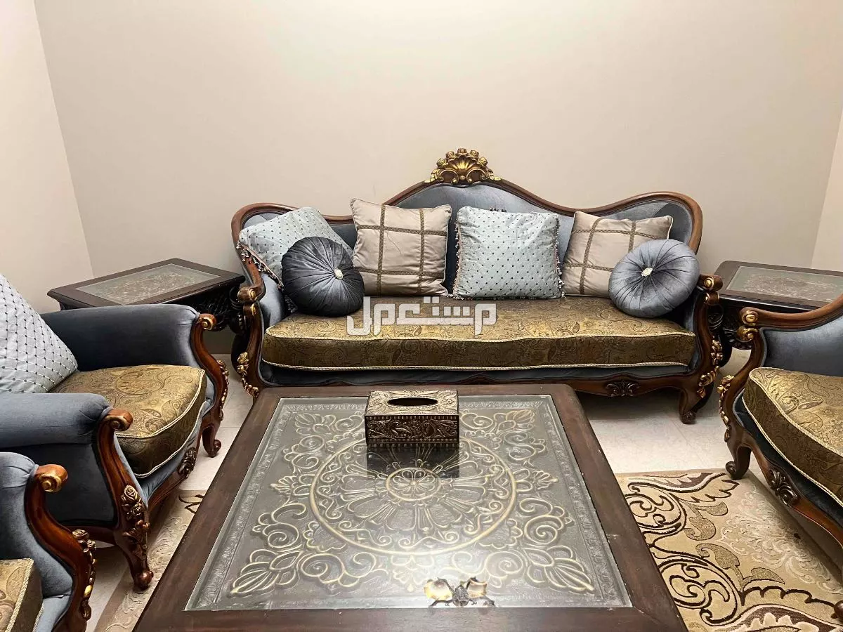 طقم كنب كلاسيكي 7 قطع من قصر السرايا