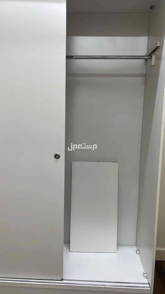 دولاب في تبوك بسعر 250 ريال سعودي