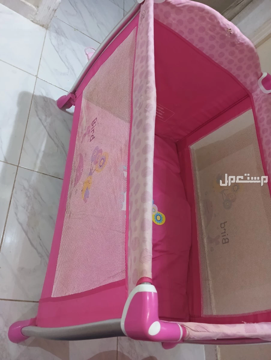 عصارة حمضيات وخلاط يدوي وسرير اطفال