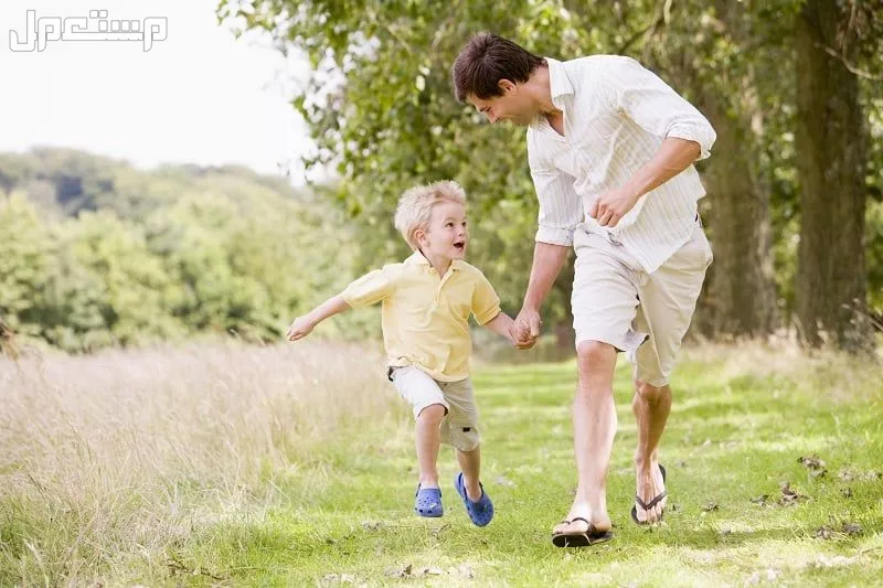 أجمل عبارات تهنئة عيد الأب 2025 بالإنجليزي والعربي (صور) أجمل صور أب وابنه