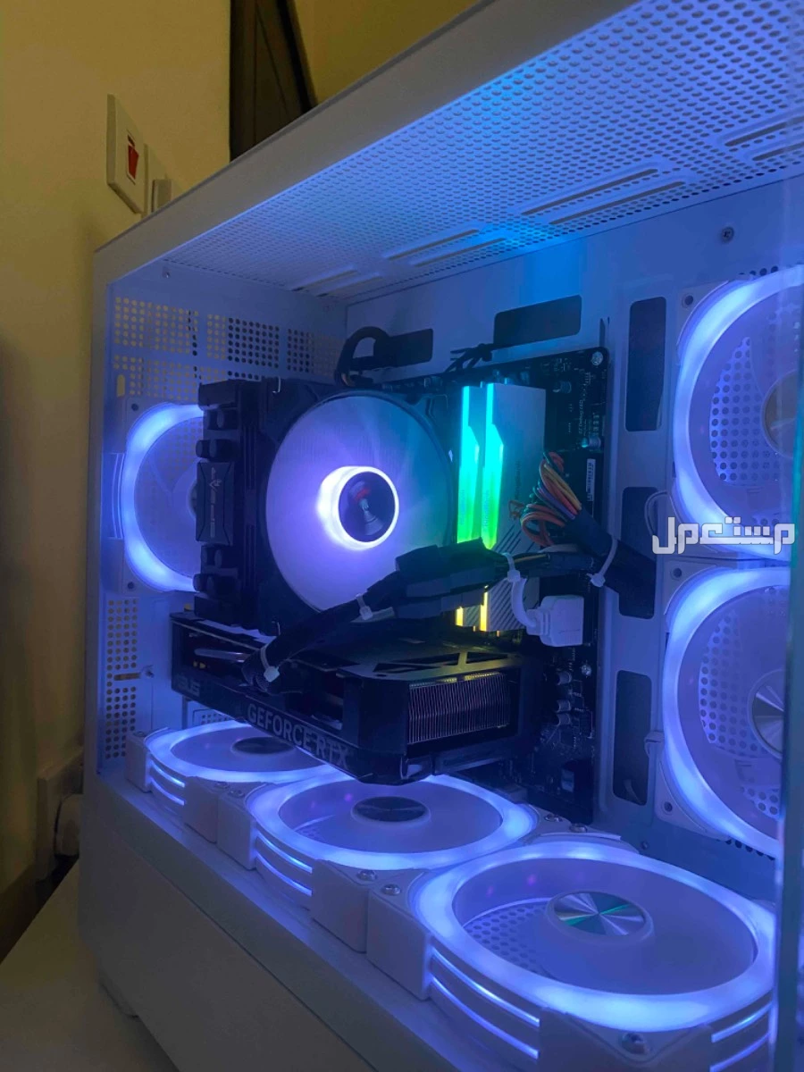 للبيع بي سي العاب Pc قيمنق  بسعر 5200
