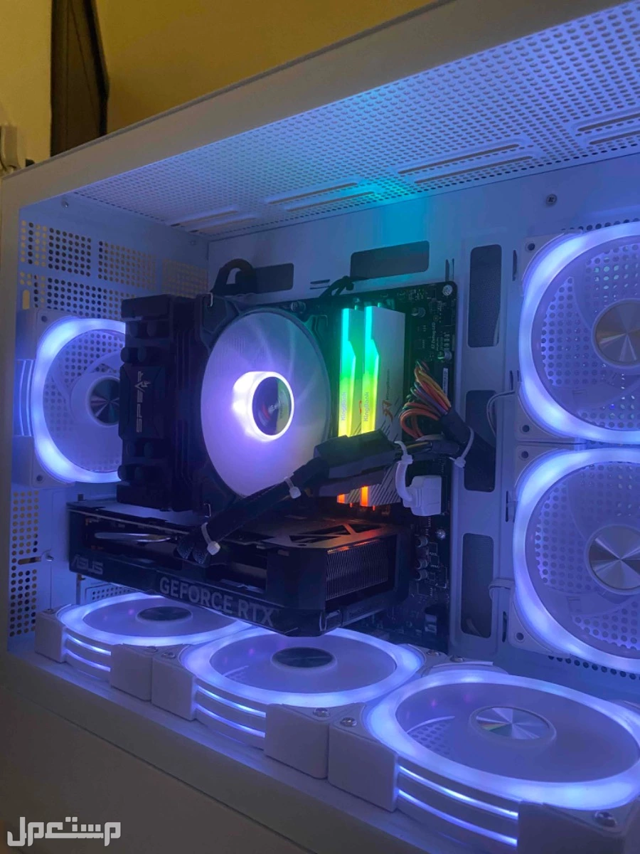 للبيع بي سي العاب Pc قيمنق  بسعر 5200