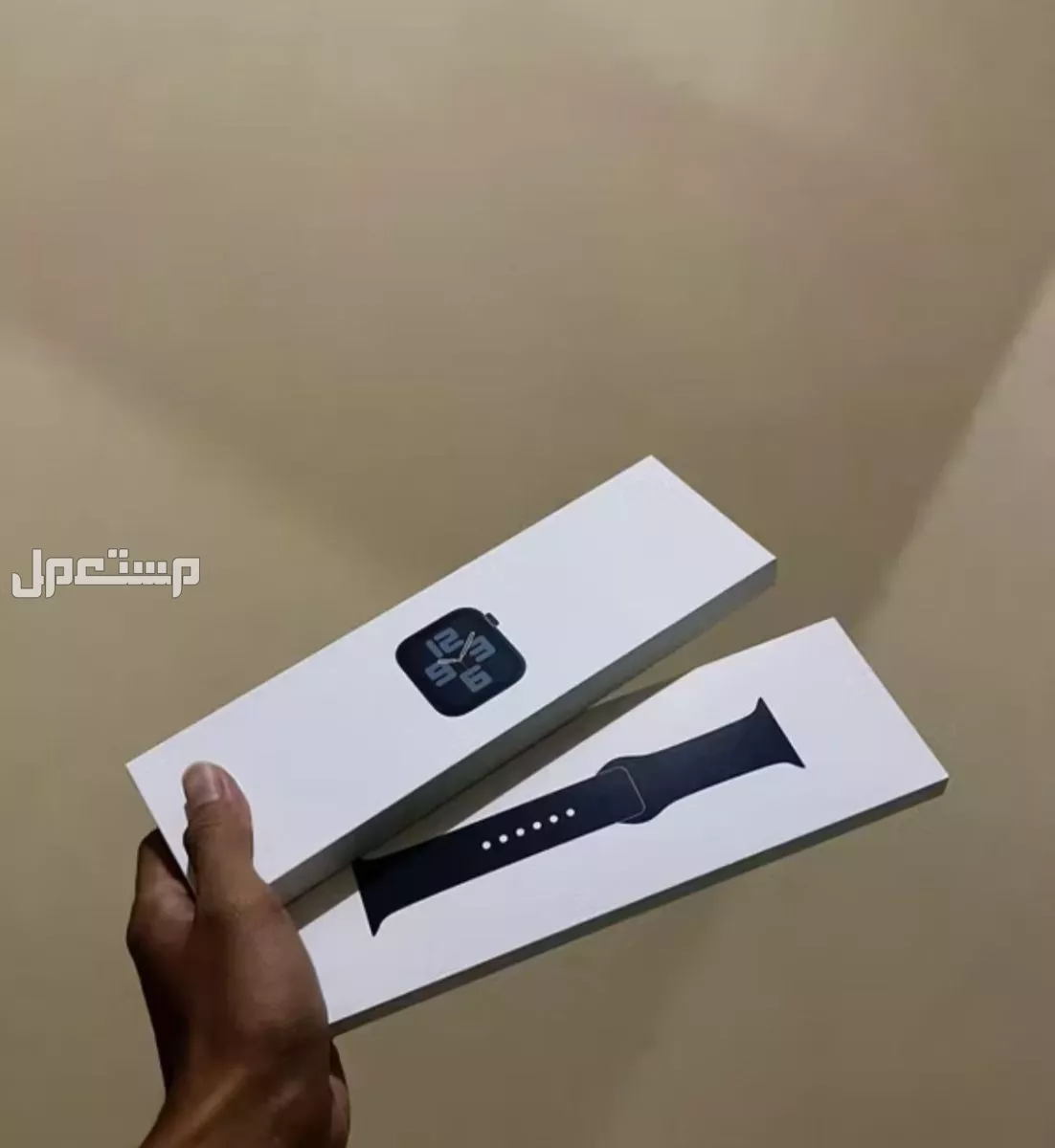 مقارنة أسعار ومميزات ساعات أبل الأصلية في السعودية.. دليل شامل Apple Watch SE 2
