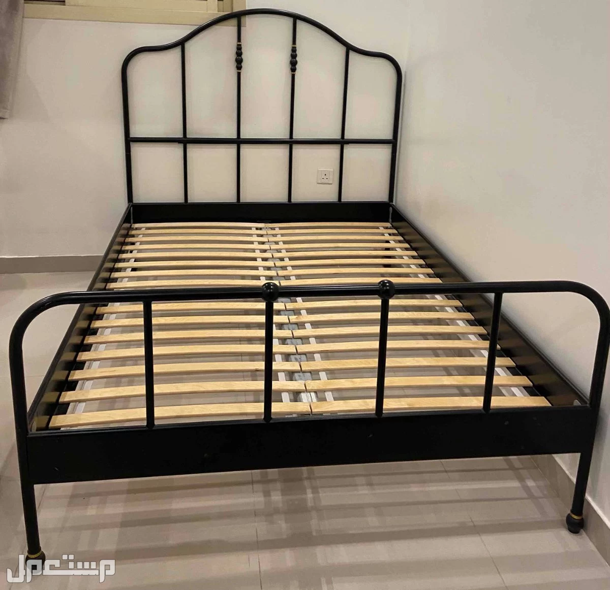 سرير من ايكيا  اسود بالرياض بسعر 400
