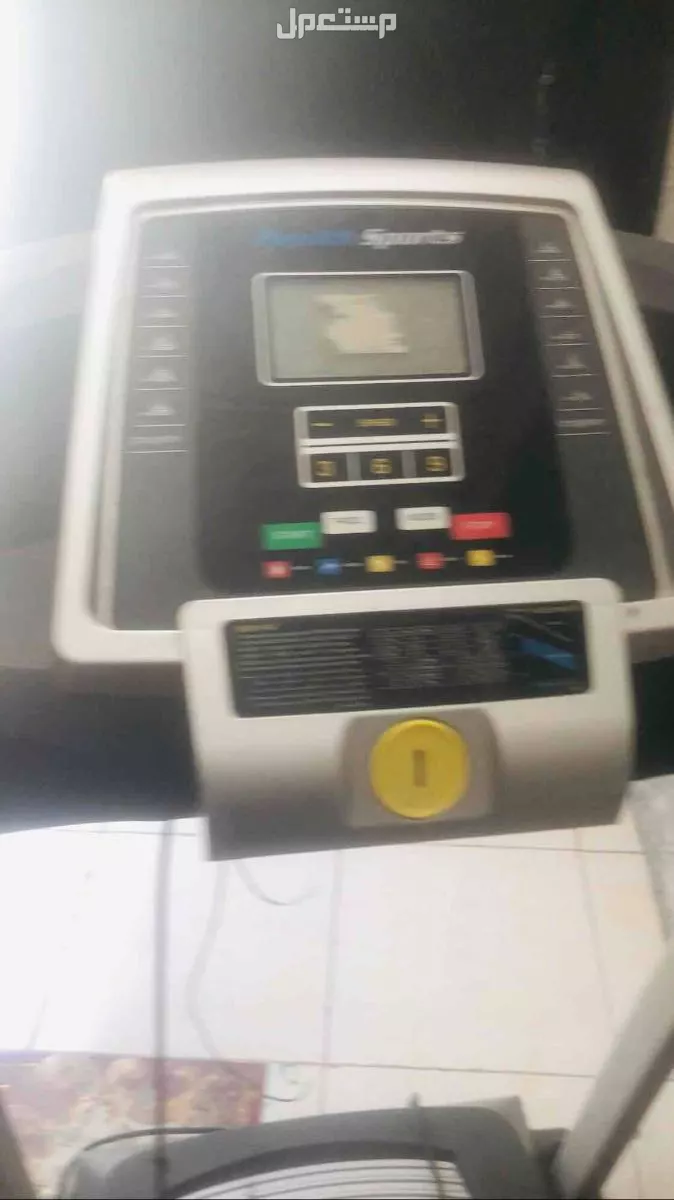 هلثكير جهاز سير كهربائي قابل للطي 1.5 حصان بشاشة LCD مع 12 برنامج - أسود في جدة بسعر 600 ريال سعودي