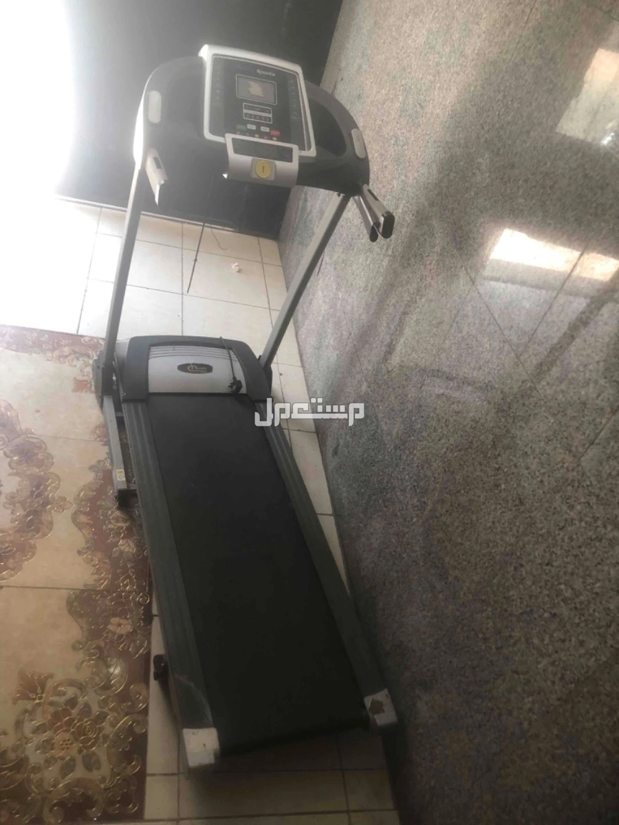 هلثكير جهاز سير كهربائي قابل للطي 1.5 حصان بشاشة LCD مع 12 برنامج - أسود في جدة بسعر 600 ريال سعودي
