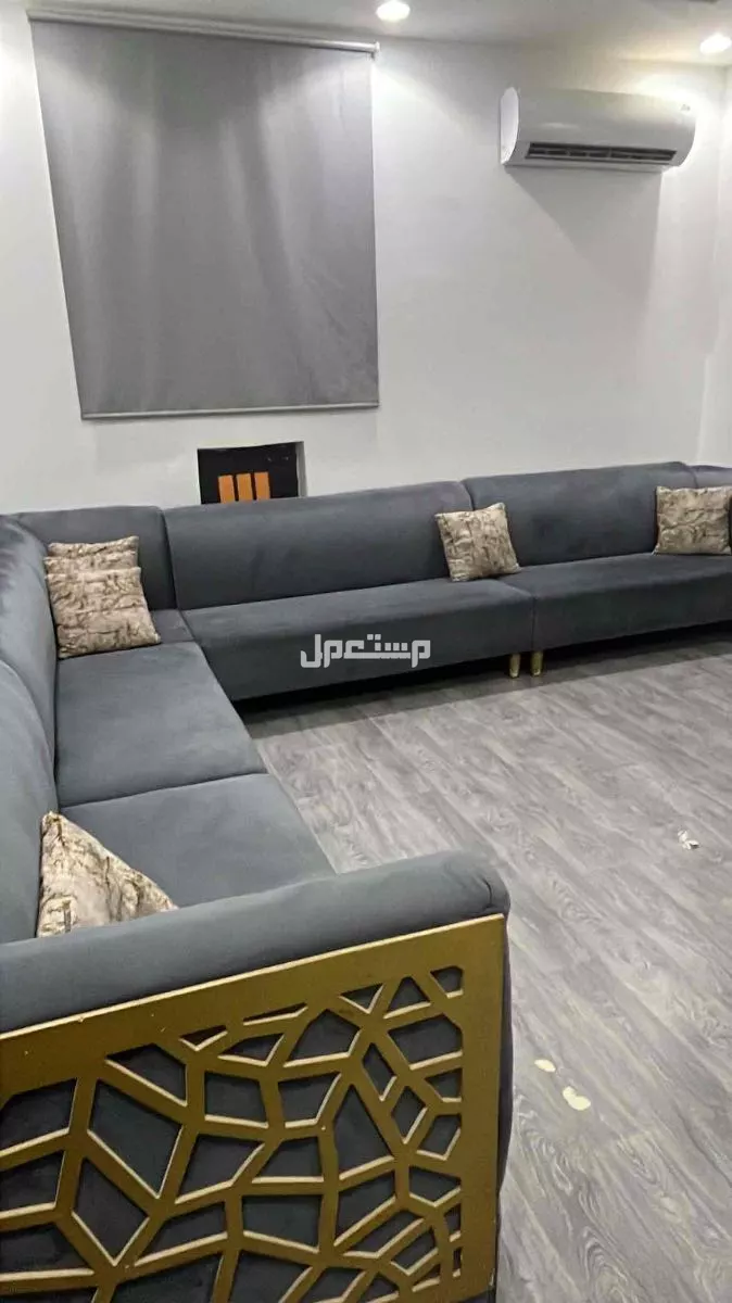 كنب جديد بحاله سليمه في الرياض بسعر 1000 ريال سعودي