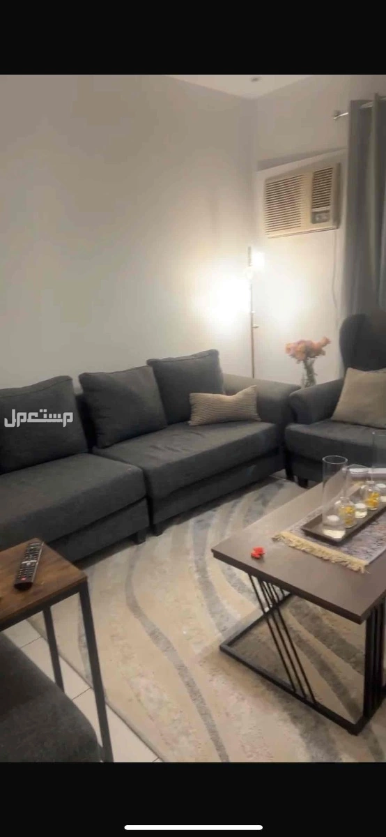 كنب امريكي نظيف زاويه الرانوناء