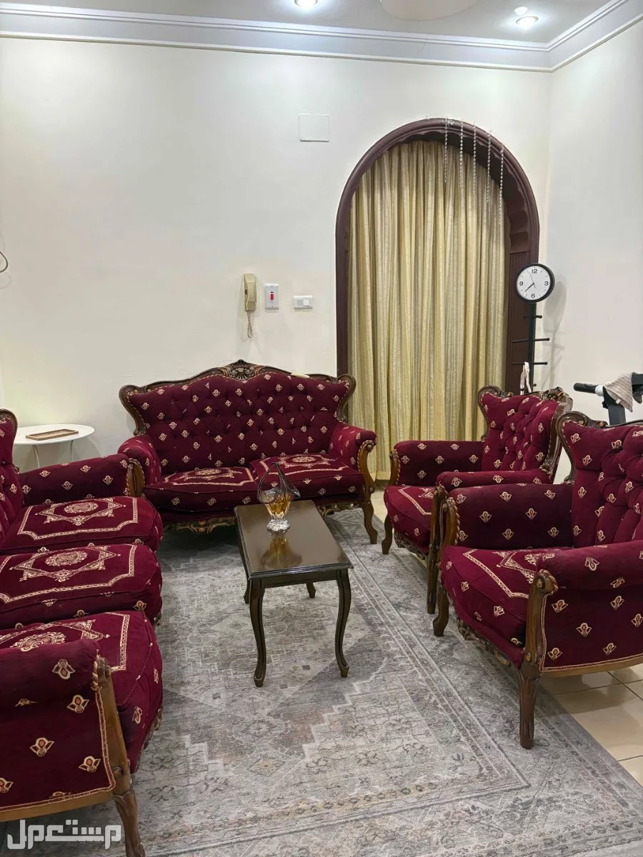 للبيع كنب بتصميم عصري مناسب بجده بسعر 790 ريال