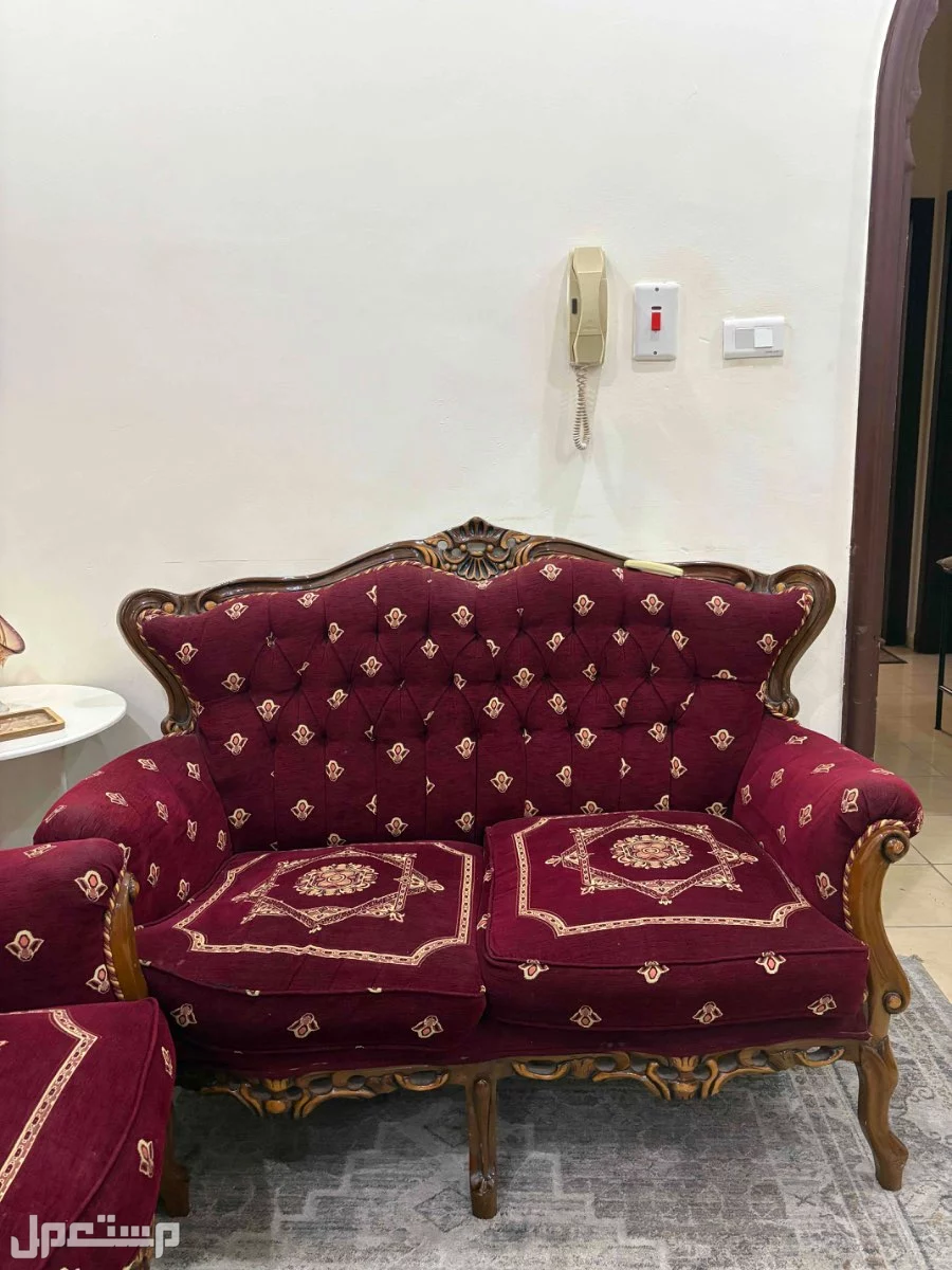 للبيع كنب بتصميم عصري مناسب بجده بسعر 790 ريال