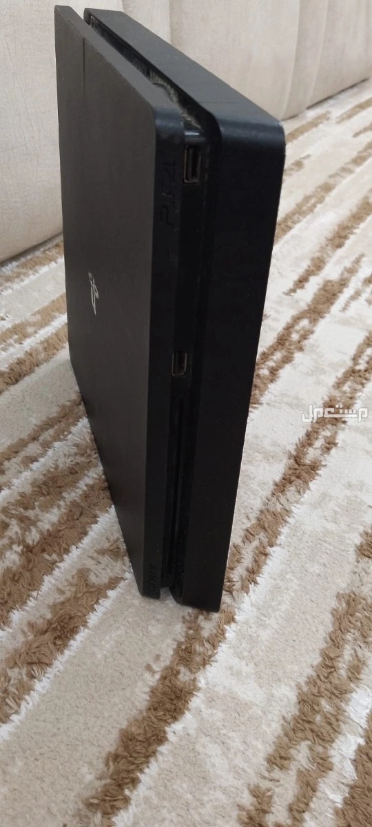 جهازين.2 سوني 4 سلم في الخرج بسعر 700 ريال سعودي