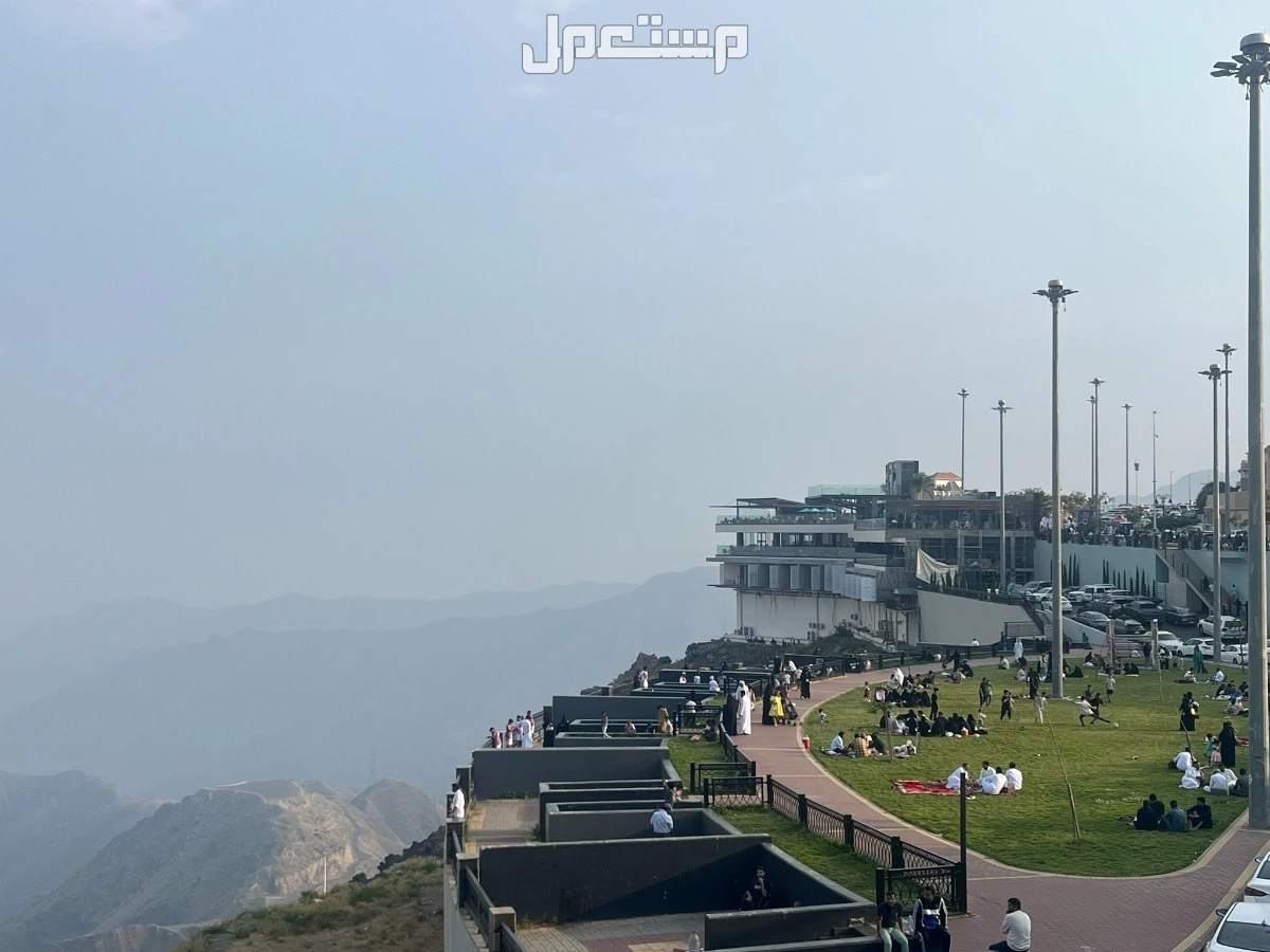 اماكن حلوه في أبها للعوائل.. دليلك لأفضل الأماكن ممشى الضباب