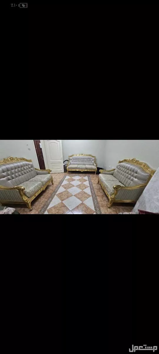 كنب ثلاث قطع سبعه اشخاص لا توجد اي عيوب ثلاث قطع 600 ريال