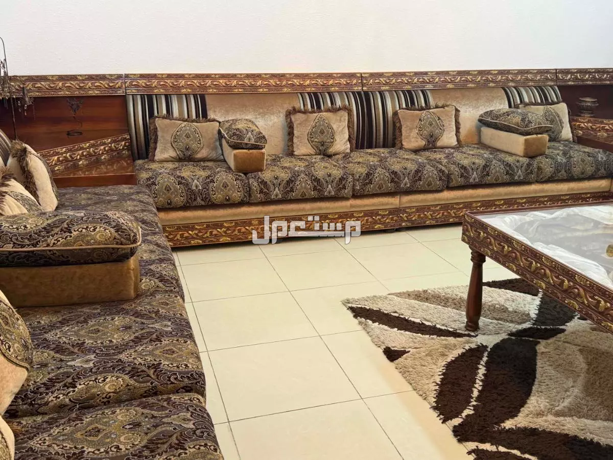 كنب مجلس للبيع في المدينة المنورة بسعر 7 آلاف ريال سعودي