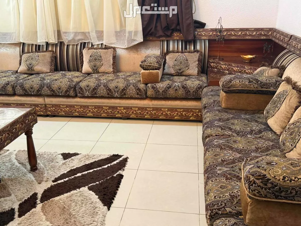 كنب مجلس للبيع في المدينة المنورة بسعر 7 آلاف ريال سعودي