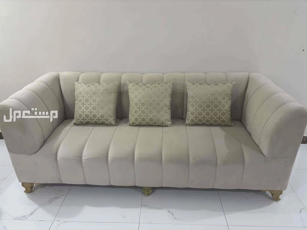 كنب مكون من 4 قطع في الرمال الرياض بسعر 700 ريال