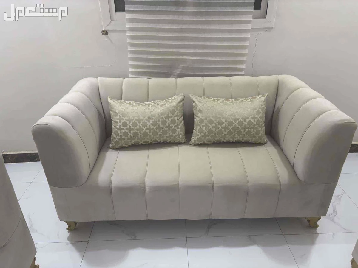 كنب مكون من 4 قطع في الرمال الرياض بسعر 700 ريال