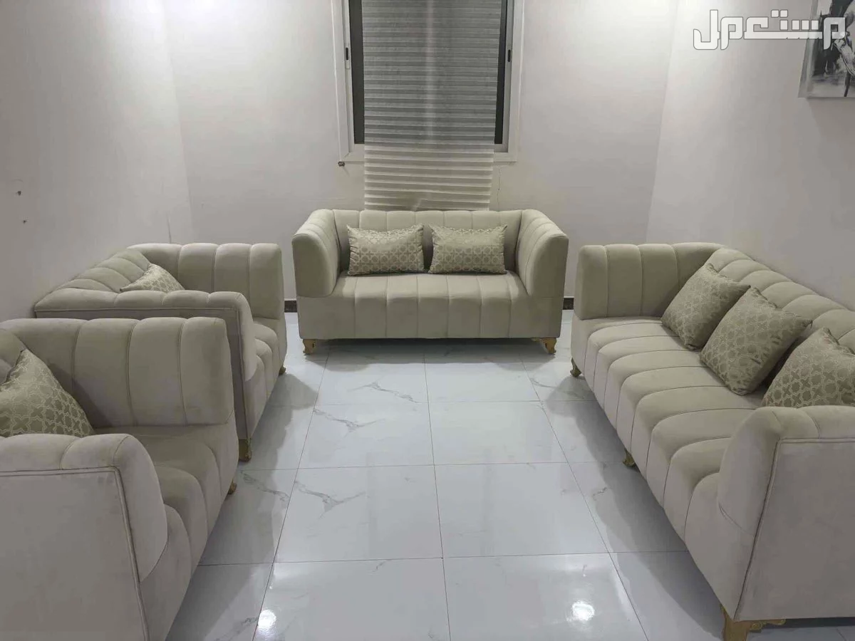 كنب مكون من 4 قطع في الرمال الرياض بسعر 700 ريال