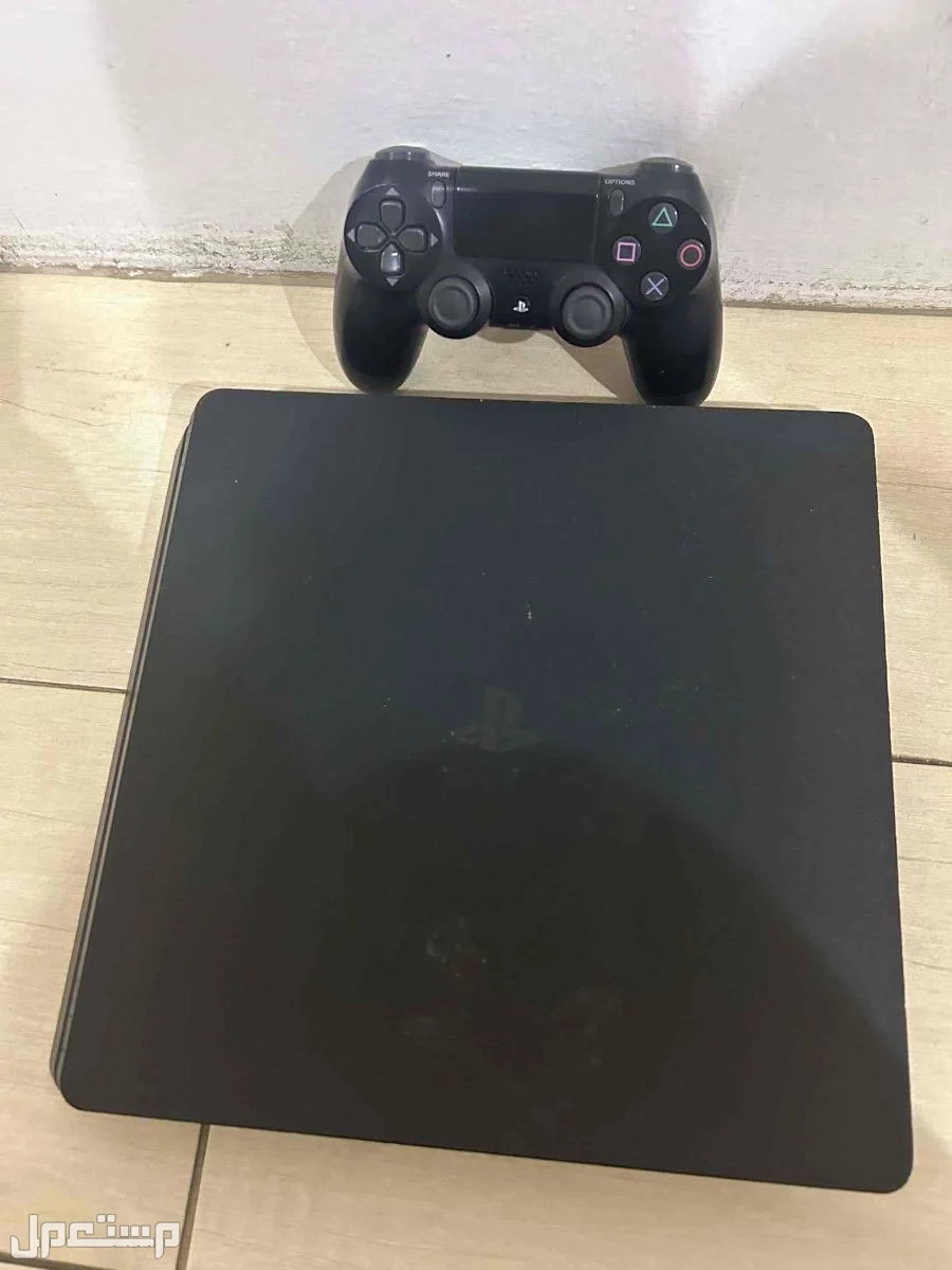 سوني 4 و يد سوني 4 بسعر 500ريال سعودي صوره العرض