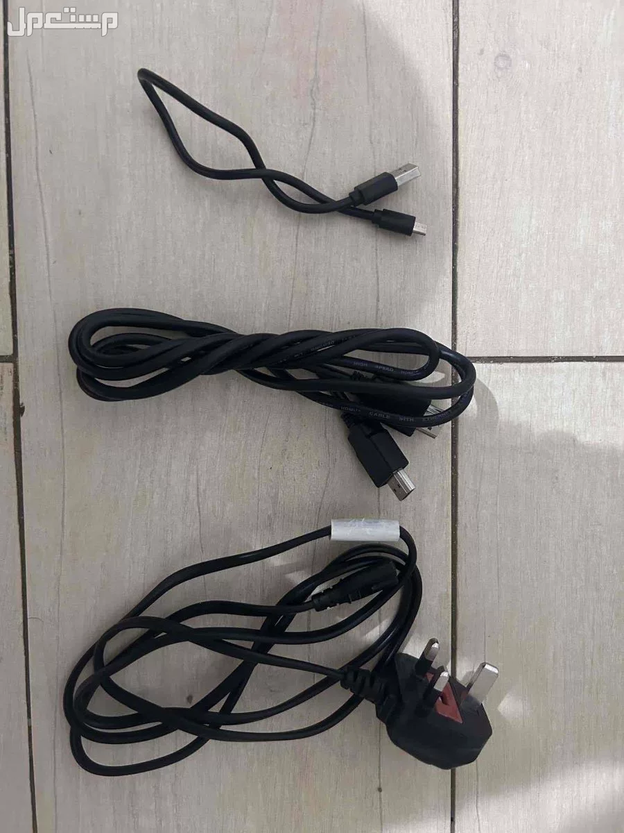 سوني 4 و يد سوني 4 بسعر 500ريال سعودي
