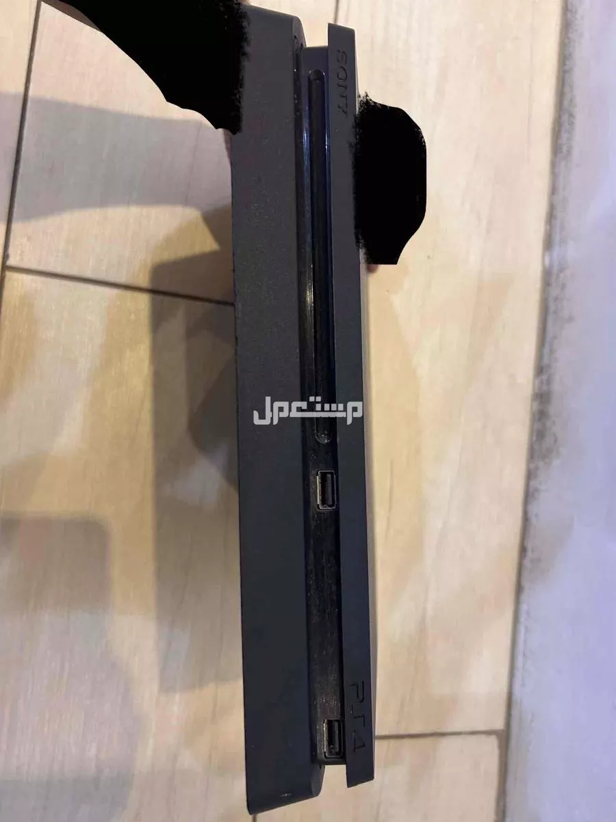 سوني 4 و يد سوني 4 بسعر 500ريال سعودي