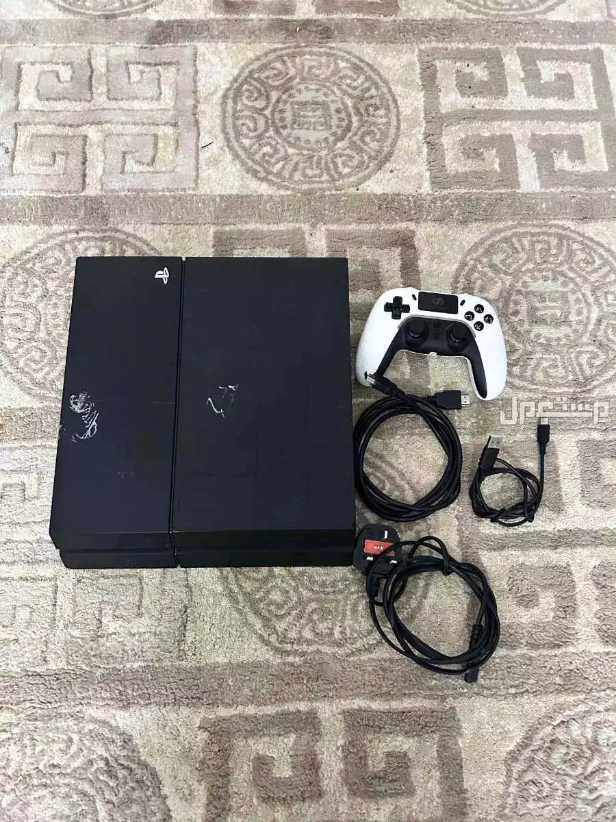 ‏سوني فور ‏ ‏البيع ‏ ‏مع كل أغراضه