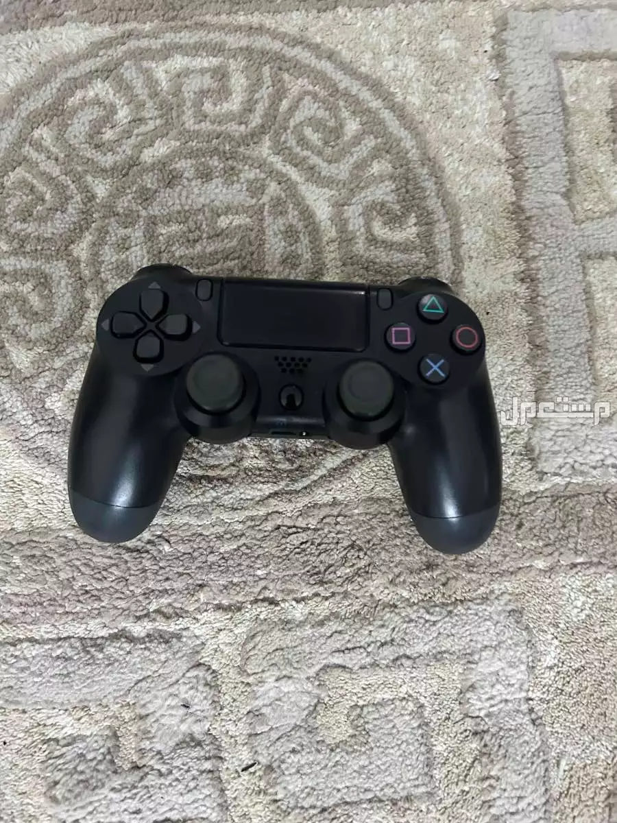 ‏سوني فور ‏ ‏البيع ‏ ‏مع كل أغراضه