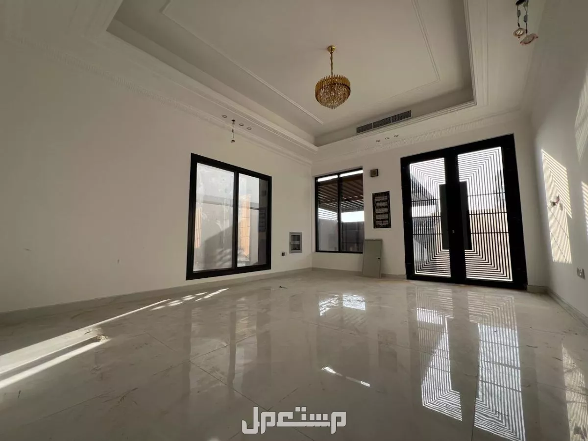 فلة للبيع في الحليو - سيح مديدة بسعر 1750000 درهم إماراتي