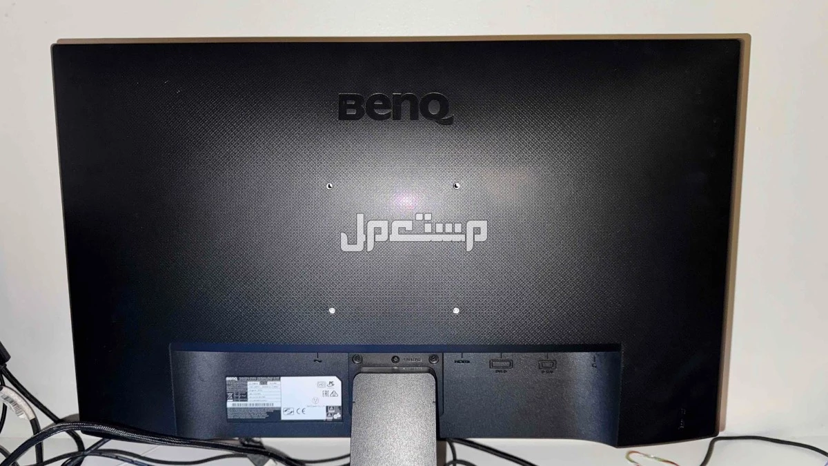 في الرياض شاشه بسعر 200 ريال سعودي